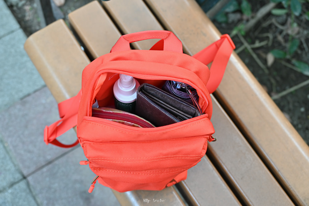旅行後背小包｜INUK大地選物Eco Primary環保調色盤系列後背包，防潑水環保材質、輕便實用容量大