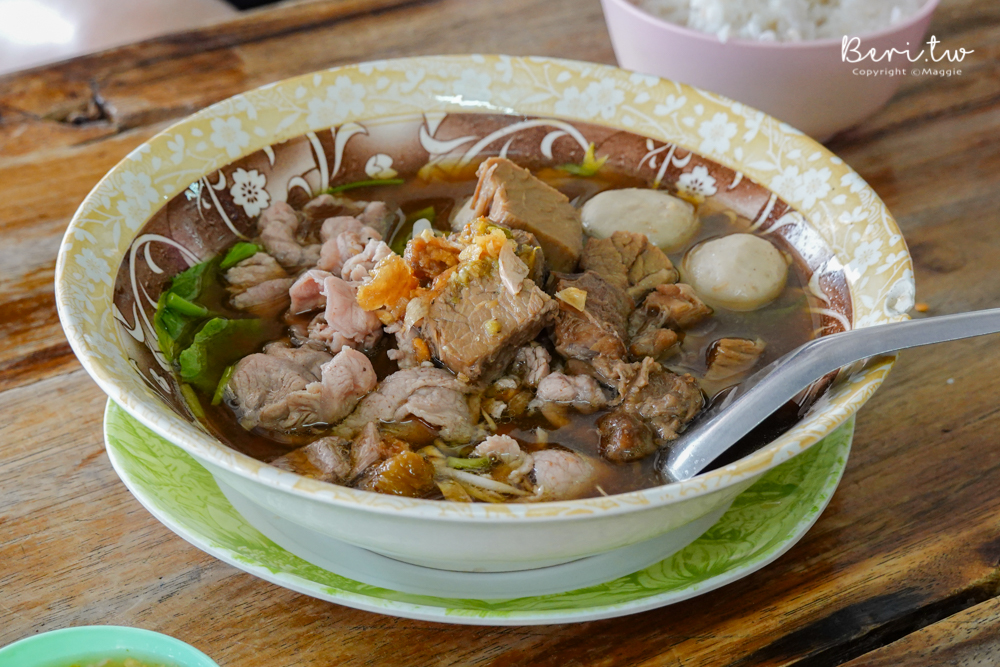 【曼谷空堤】 Potchana Shell在地人才知道的紅燒牛肉湯、豬肉飯｜Khlong Toei站美食