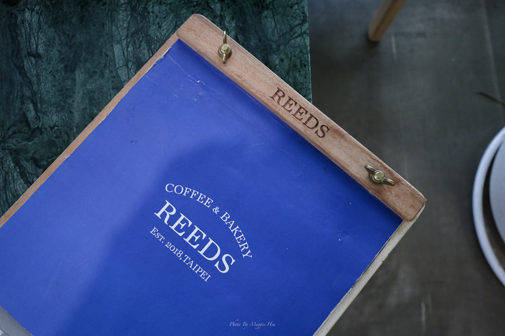 基隆|Reeds Cafe Keelung南洋風情的基隆不限時咖啡廳，有好吃的肉桂捲跟甜點！
