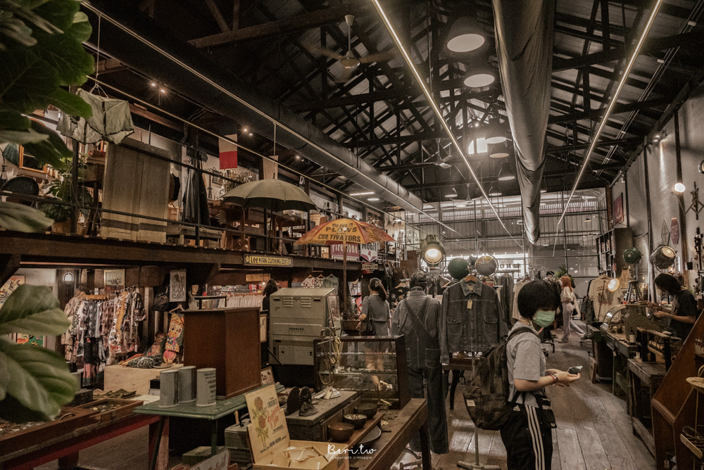 【曼谷景點】Warehouse 30 廢棄倉庫翻新為文創園區，必訪美式古董店HORSE UNIT