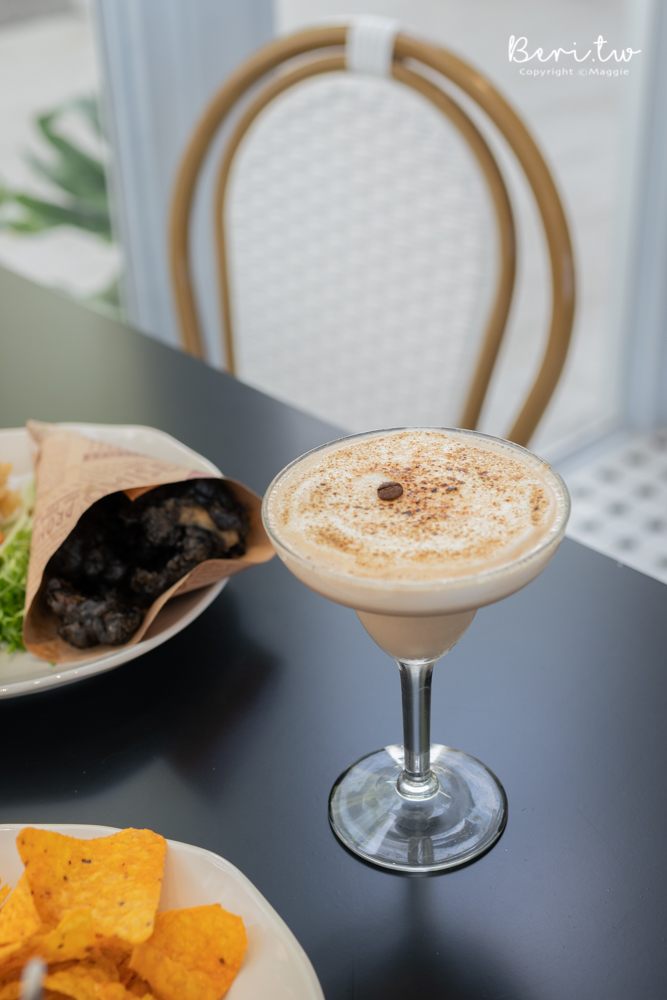 【宜蘭五結】黑RURU CAFE宜蘭笑笑羊咖啡廳，隱身田野的早午餐