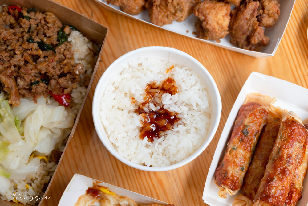 【台中西屯】狸長村民食堂，餐點豐富的外帶美食，一次享有日式炒飯、越南料理與美味炸雞
