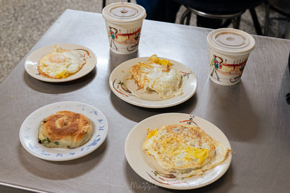【基隆早餐】周家蔥油餅豆漿店，飄香50年的在地傳統早餐