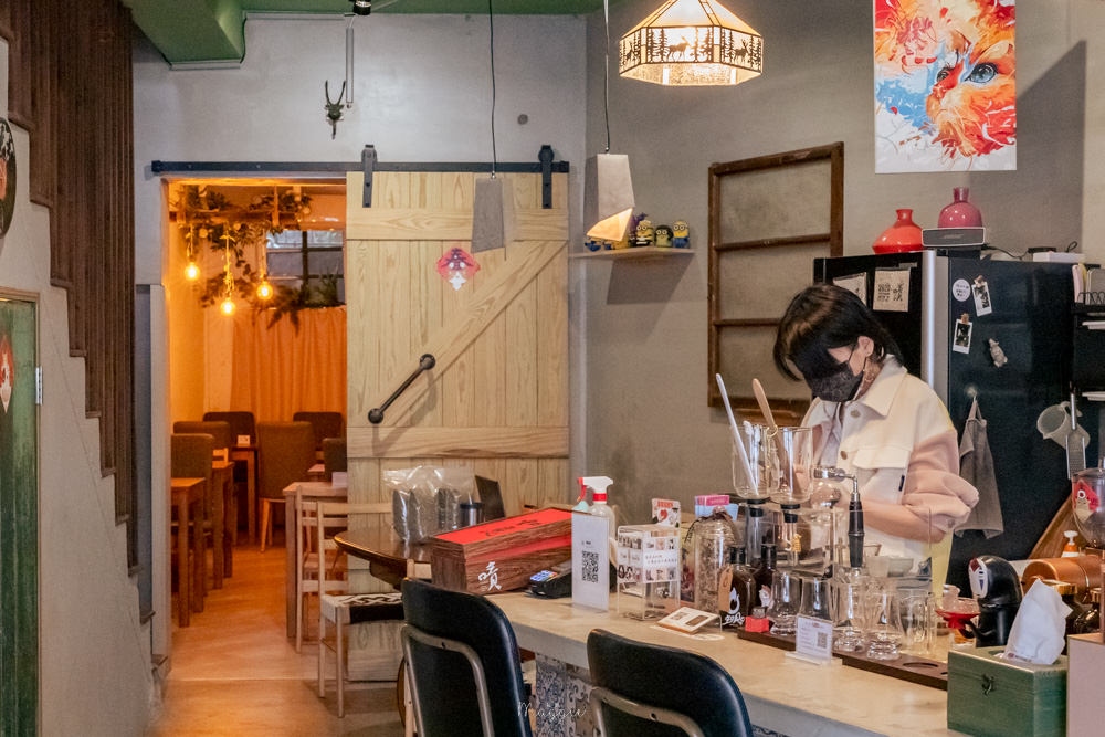 【南港咖啡廳】嘖咖啡，無菜單的80年老屋咖啡廳，品飲陶鍋手炒下的溫度
