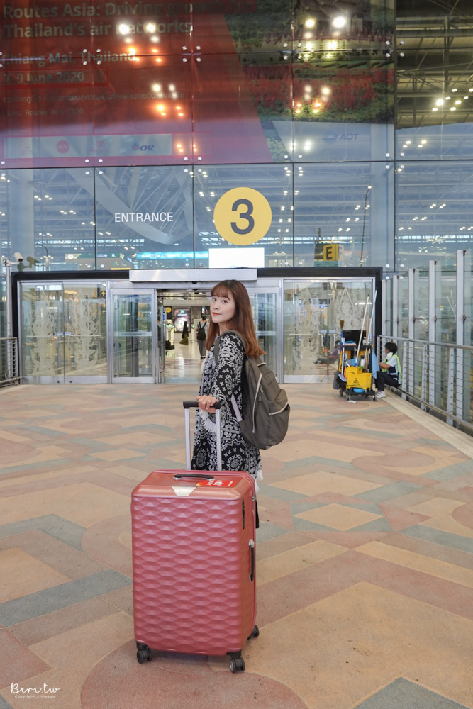 【KKDAY曼谷機場接送】前往曼谷機場包車接駁，24小時服務超方便還不用自己搬行李