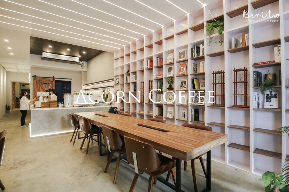 【基隆】橡果咖啡Acorn Coffee不限時咖啡廳，舒適寬敞還有早午餐唷
