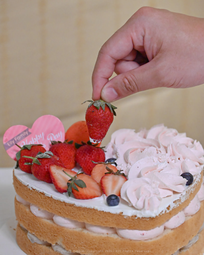 母親節蛋糕推薦｜艾立蛋糕東湖店，夢幻系生日蛋糕，美味且真材實料！自然原味、無添加的蛋糕首選