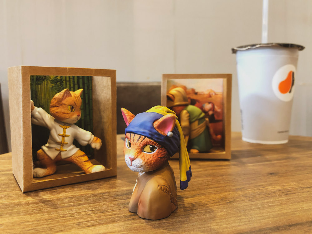 【台灣文創】貓奴必收藏！桌上貓美術館公仔盒玩、專屬繪製貓咪塔羅卡牌，變身名畫主角，讓神秘塔羅牌讀懂你的心