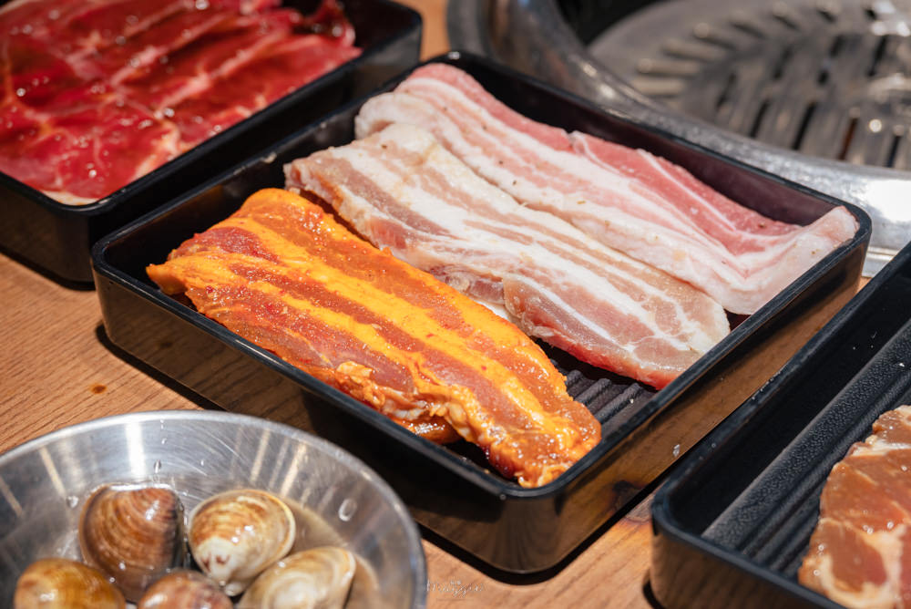 【新北韓國烤肉】阿豬媽韓式烤肉吃到飽新店店，必吃招牌豬五花還有無限量供應的美味韓食